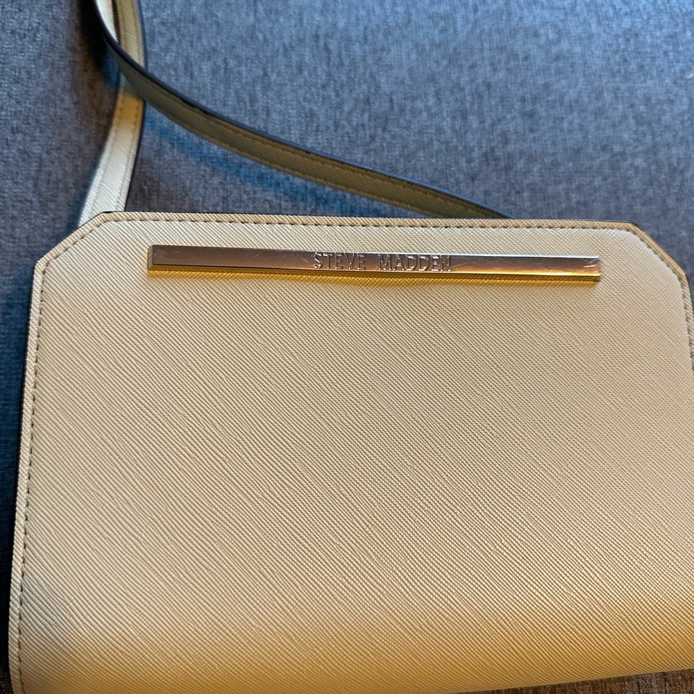 Steve Madden crossbody clutch type bag